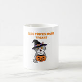 Weniger Tricks mehr Leckereien Halloween-Geschenke Kaffeetasse (Mittel)