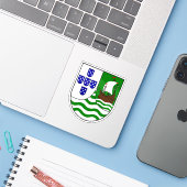 Weniger Wappen Kap Verdes (1935-1975) Aufkleber (Laptop mit iPhone)