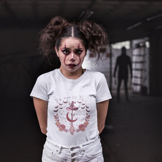 Wenn das Zimmer passt, fliegen Sie zu Halloween. T-Shirt