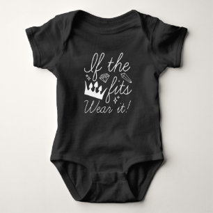 Wenn die Krone passt. Trag es! Baby Strampler