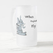 Wenn Elefanten fliegen! ~mattiert Stien Mattglas Bierglas (Vorderseite Links)