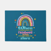 Wenn es regnet, suchen Sie nach Regenbogen Fußmatte (Vorderseite)
