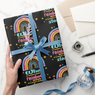 Wenn es regnet, suchen Sie nach Regenbogen Geschenkpapier