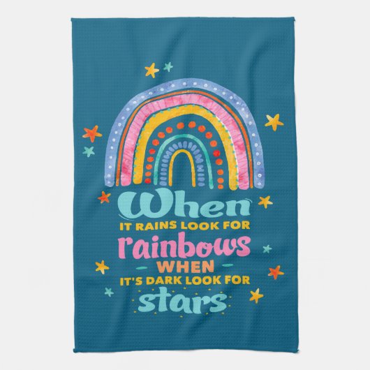 Wenn es regnet, suchen Sie nach Regenbogen Geschirrtuch (Vertikal)