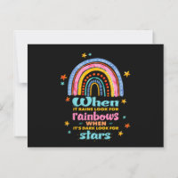 Wenn es regnet, suchen Sie nach Regenbogen