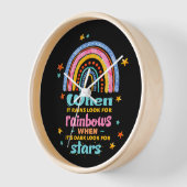 Wenn es regnet, suchen Sie nach Regenbogen Uhr (Winkel)