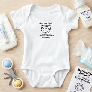 Wenn ich Agoo sage, ist es lustig, wenn Dad die Wi Baby Strampler