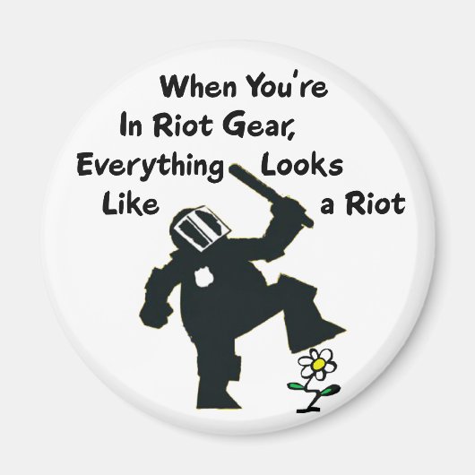 Wenn in der Riot Gear sieht alles wie ein Unruh au Magnet (Vorne)