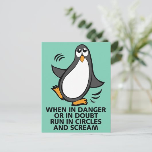 Wenn in Gefahr oder in Doubt Funny Pinguin Graphic Postkarte (Stehend Vorderseite)