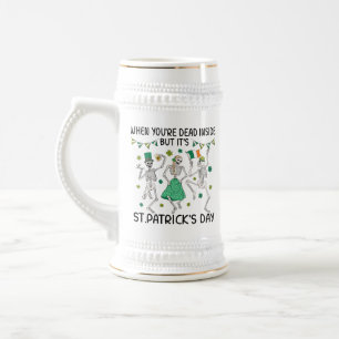 Wenn man innerlich tot ist, aber St. Patrick's Day Bierglas
