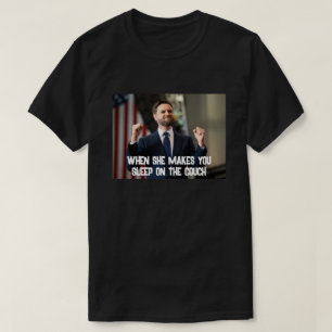 wenn sie dich auf dem Sofa schlafen lässt T-Shirt