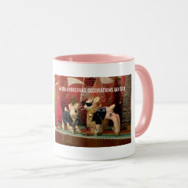 Wenn Weihnachtsdekorationen Zweiton Tasse