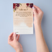 Wer bin ich? Burgundy Blume Brautparty Game Card Flyer (Handgriff)