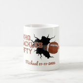 Wer den 50. Geburtstag des 50. Funny Football spie Kaffeetasse (Mittel)