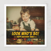 Wer hat 50 Geburtstag Benutzerdefiniertes Retro-Fo Einladung (Vorderseite)