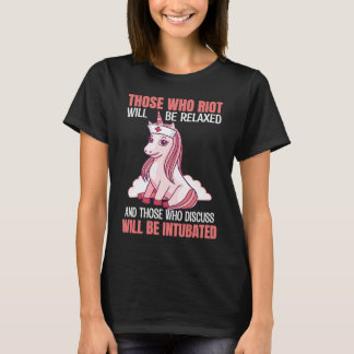 Wer randaliert Krankenschwester Krankenschwester E T-Shirt