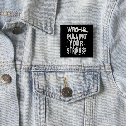 Wer zieht den Knopf Strings Square? Button (Beispiel)