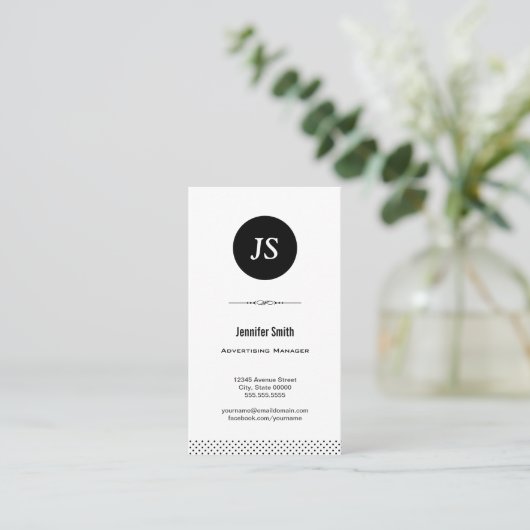 Werbemanager - Schwarz-weiß sauber machen Visitenkarte (Stehend Vorderseite)