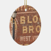 Werbung auf Seiten des Gebäude Keramikornament (Rechts)