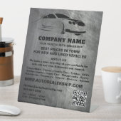 Werbung für den Verkauf von Auto mit geschliffenen Sockelschild (In Situ)