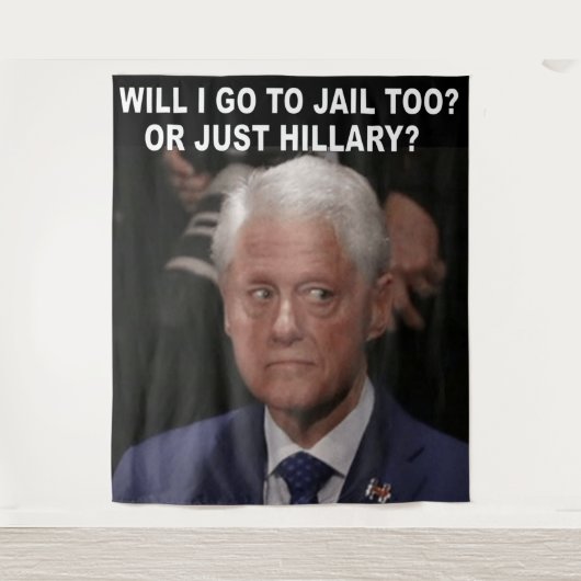 WERDE ICH AUCH ZUM HAUS GEHEN? ODER NUR HILLARY? WANDTEPPICH (Vorderseite)