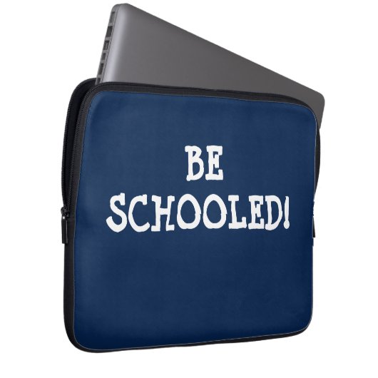 WERDE SCHULDIG! LAPTOPSCHUTZHÜLLE (Vorne Rechts)