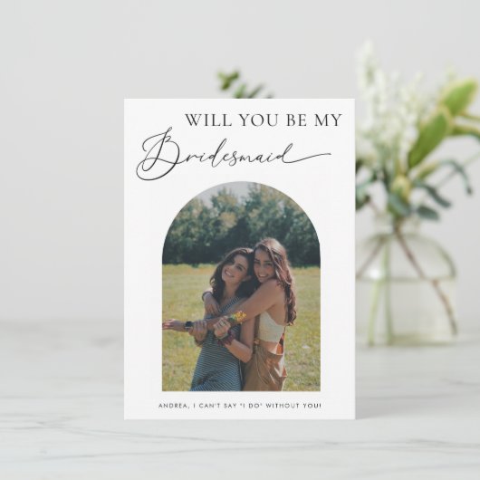 Werden Sie meine Bridesmaid-Arch-Fotokarte sein? Einladung (Stehend Vorderseite)
