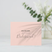 Werden Sie meine Bridesmaid Golden Hour Pink Card  Ankündigungspostkarte (Stehend Vorderseite)