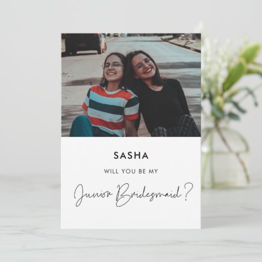 Werden Sie meine Junior Bridesmaid-Fotokarte sein? Einladung (Stehend Vorderseite)