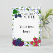 We're "Berry" Excited Einladung (Stehend Vorderseite)