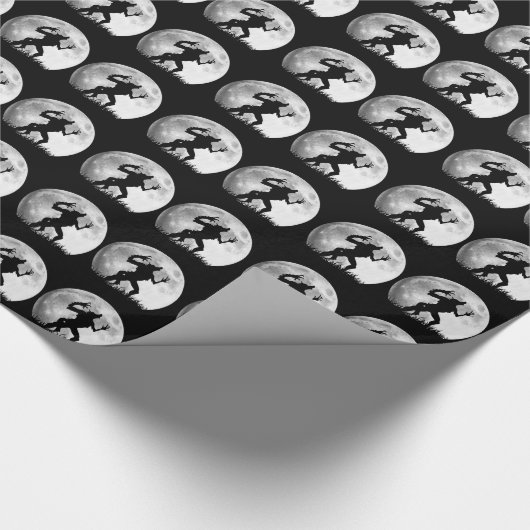 Werewolf am Vollmond - cooles Halloween Geschenkpapier (Ecke)