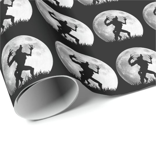 Werewolf am Vollmond - cooles Halloween Geschenkpapier (Rolleneckpunkt)