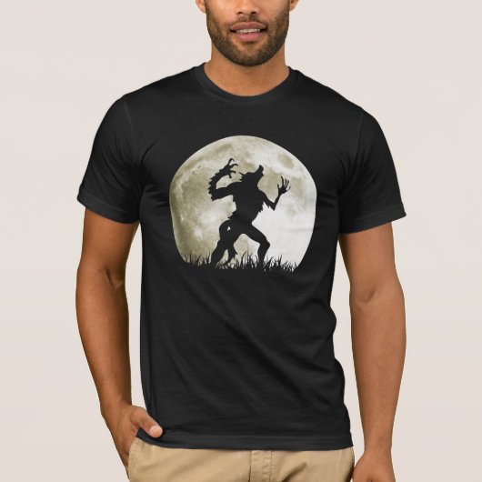 Werewolf am Vollmond - cooles Halloween T-Shirt (Vorderseite)