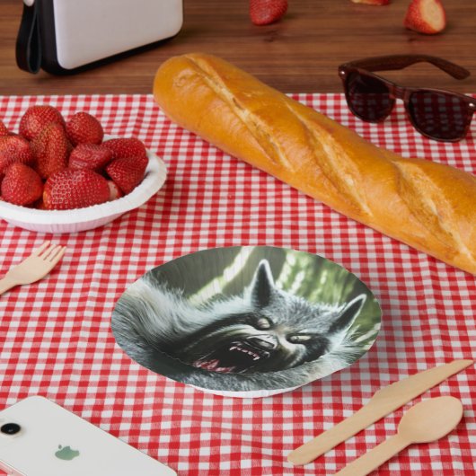 Werewolf, der die Papierschüsseln des ganzen Dorfe Pappteller (Picknick)