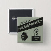 Werkzeuge des Widerstands: Bibliotheksausweis u. Button (Vorne & Hinten)