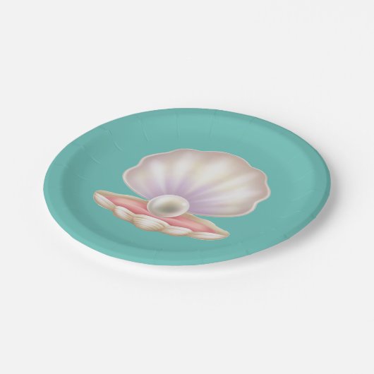 Wertvolle Perle in geöffneter Muschel Pappteller (Schrägansicht)