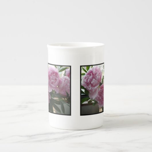 Wertvolle rosa Peonies Porzellantasse (Vorderseite)