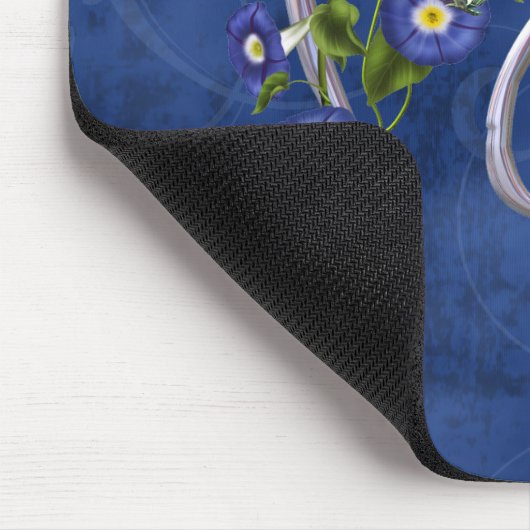 Wertvolle Schmetterlings-Initiale M Mousepad (Ecke)