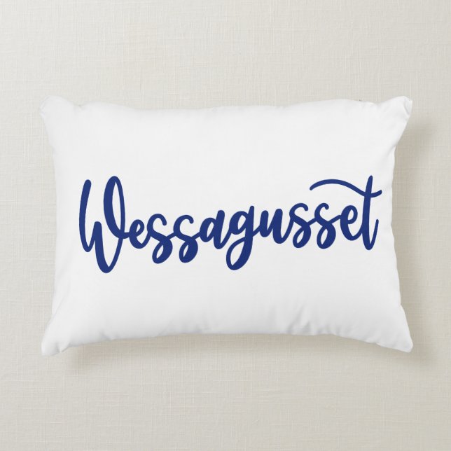 Wessagusset Dainty Scripts Pillow Dekokissen (Vorderseite)