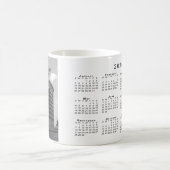 Western Auto Kurves Gebäude 2025 Kalender Kaffeetasse (Mittel)