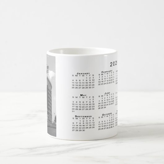 Western Auto Kurves Gebäude 2026 Kalender Kaffeetasse (Mittel)