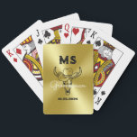 Western Country Cowboy Wedding Monogram Trauzeuge Spielkarten<br><div class="desc">Personalisierte Geschenke für Trauzeugen mit alten Western Cowboy Thema. Dekoriert mit Cowboyhut mit Vintagem Western Schriftart. Text und Farbe können mit dem Design-Tool bearbeitet werden,  um Ihren Bedürfnissen gerecht zu werden. Holen Sie sich dieses individuelles Geschenk für Hochzeiten,  Bachelor-Party,  Verlobungsfeier oder andere besondere Anlässe.</div>