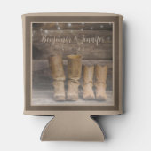 Western Cowboy Boots Rustic Barn Monogram Dosenkühler (Rückseite)