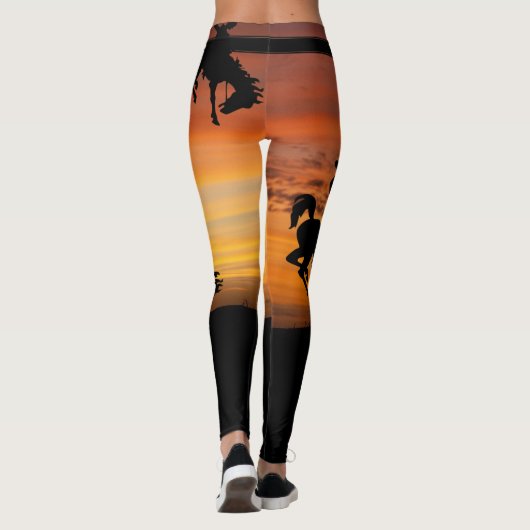 Western-Cowboy-sträubender Pferdesonnenuntergang Leggings (Rückseite)
