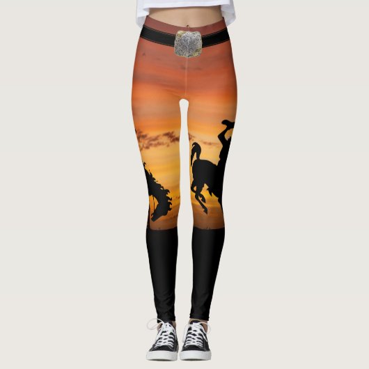 Western-Cowboy-sträubender Pferdesonnenuntergang Leggings (Vorderseite)