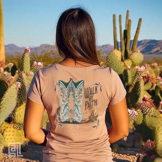 Western Cowgirl Stiefel zu Fuß durch den Glauben C Tri-Blend Shirt