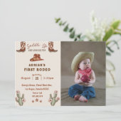 Western First Rodeo Geburtstag Foto Einladung (Stehend Vorderseite)