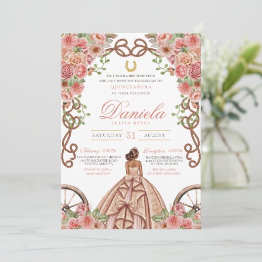 Western Floral Rose Gold Charro Quinceanera Einladung (Stehend Vorderseite)