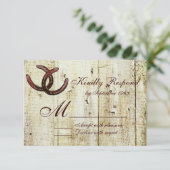 Western Horseshoes Barn Wood Wedding RSVP Karten (Stehend Vorderseite)