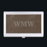 Western Monogram Brown Imitats Leather Visitenkarten Dose<br><div class="desc">Dieses personalisierte Visitenkartengehäuse mit einem hellbraunen Monogramm im Western-Stil Schriftart auf braunem Imitat Lederhintergrund.</div>